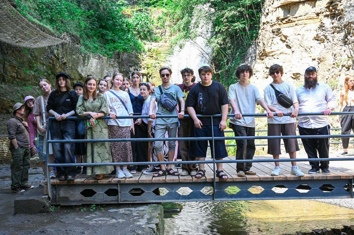 St. Petersburg Jewish Teens Visit Georgia